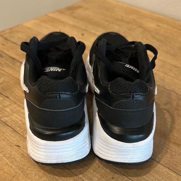 Nike Kids Black and White Athletic Sneakers - Picture 6 of 7